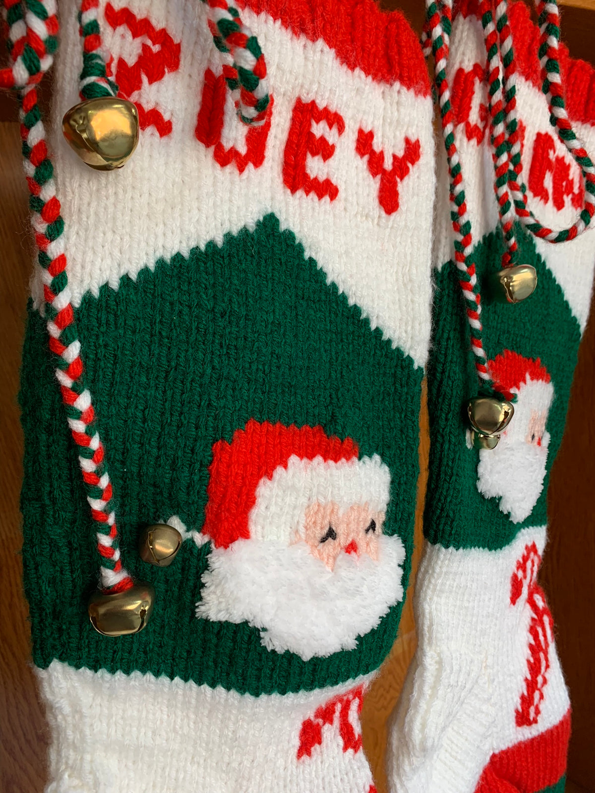 Santa and his Beard 034 FLUFFY, raised Beard COLOR COMBO – Dark Green & Bright Red