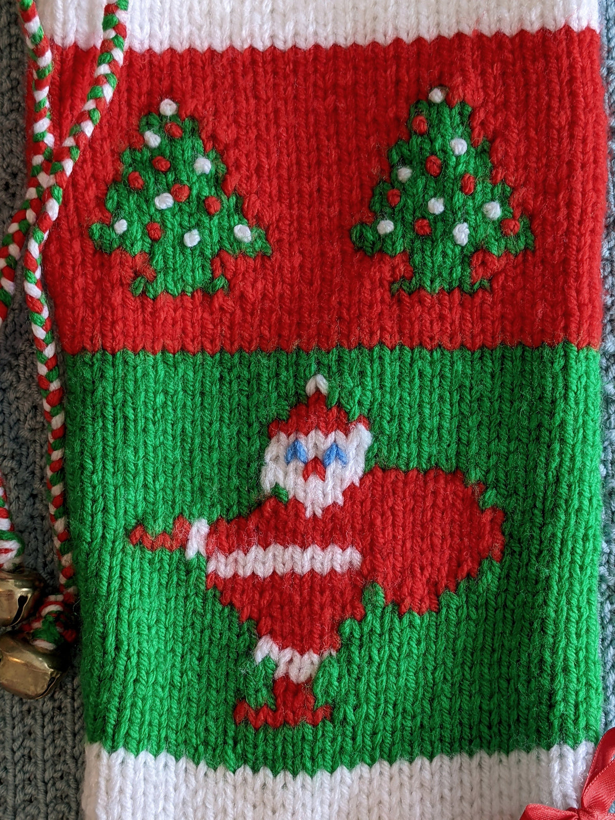 Santa and His Pack 062 Bright Festive Christmas Colors