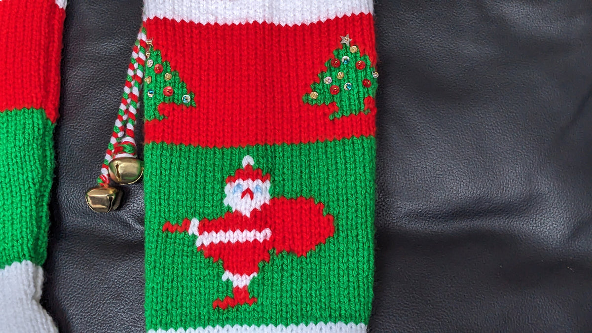 Santa and His Pack 06X Customized You Choose-Number of Trees, Decorations