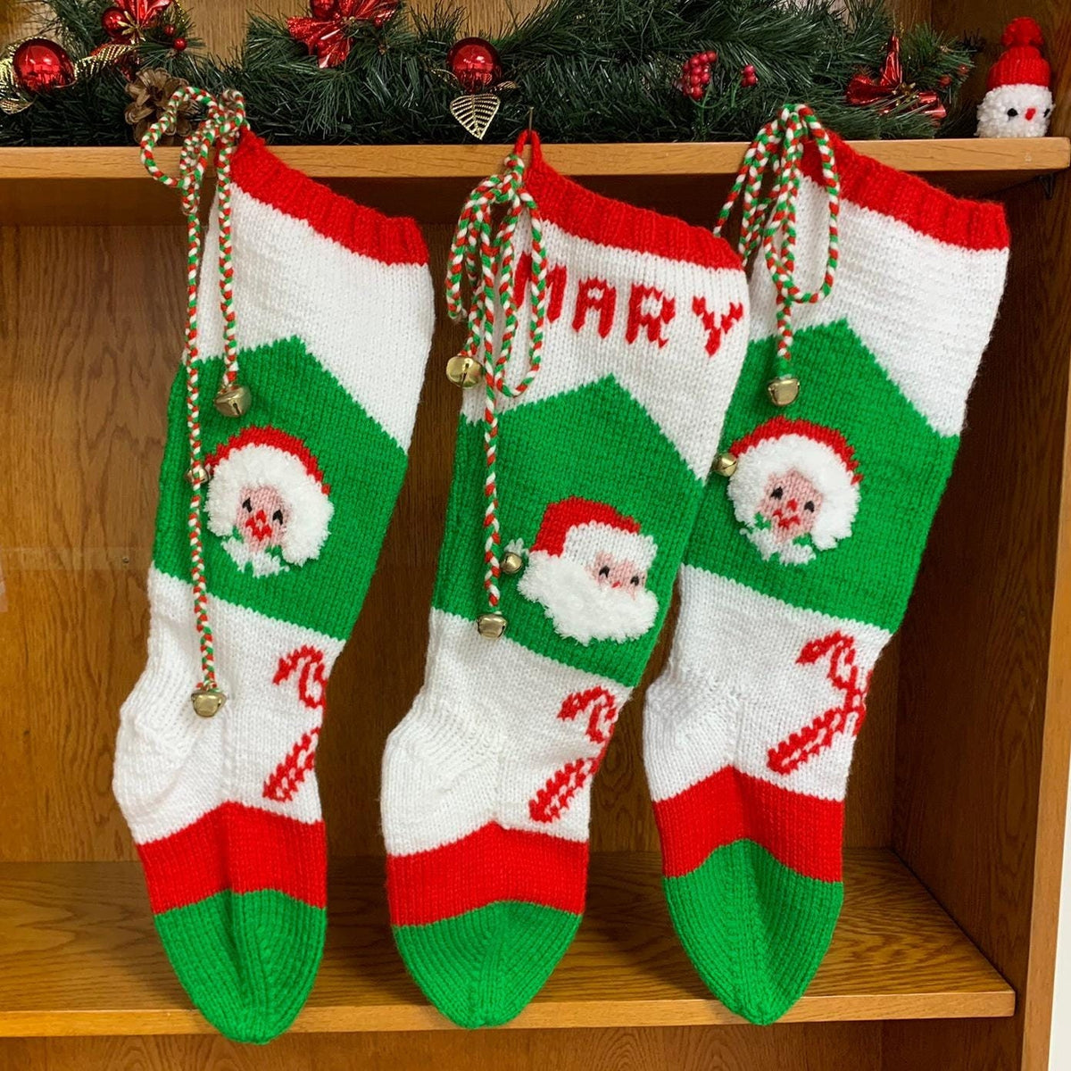 Mrs. Claus – small 037 Matches-Pairs with Santa and his Beard