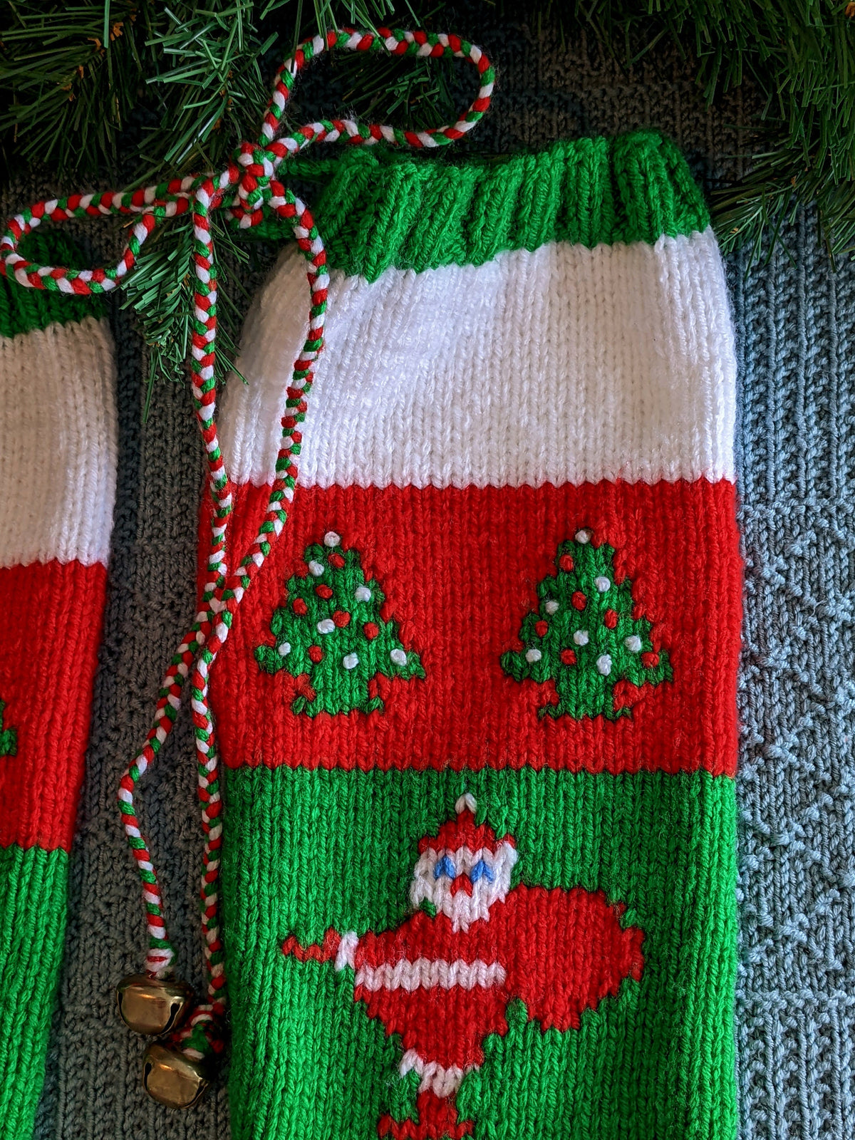 Santa and His Pack 062 Bright Festive Christmas Colors